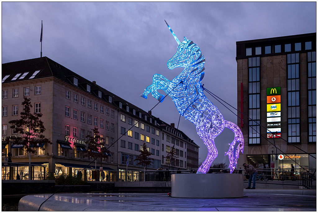 471 Kiel – Berliner Platz mit Einhorn vom Meeresleuchten I