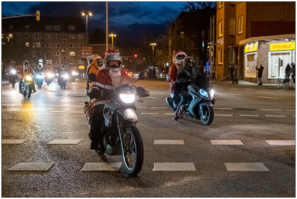 564 X-Mas Ride 2022 durch Kiel V