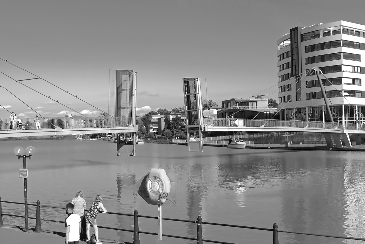 _1220628KSWxl.jpg
