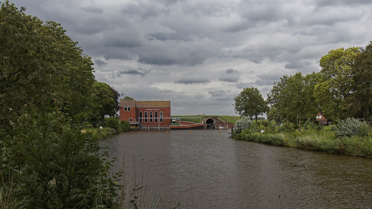 _EM50319_DXOPAxl.jpg