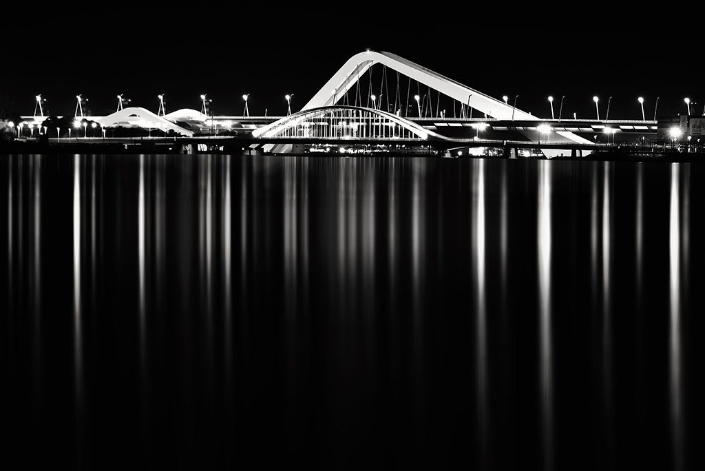Abu Dhabi 03 537b bw1 1024
