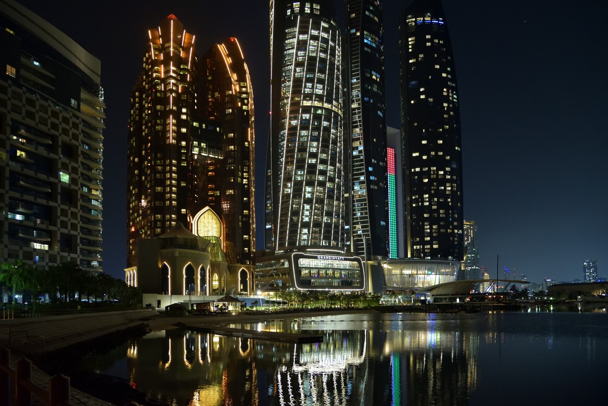 Abu Dhabi 3.jpg
