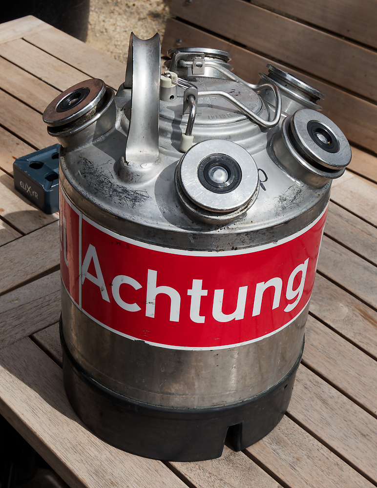 Achtung.jpg