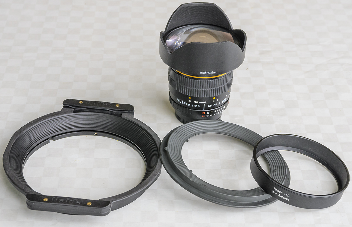 AKG 1559