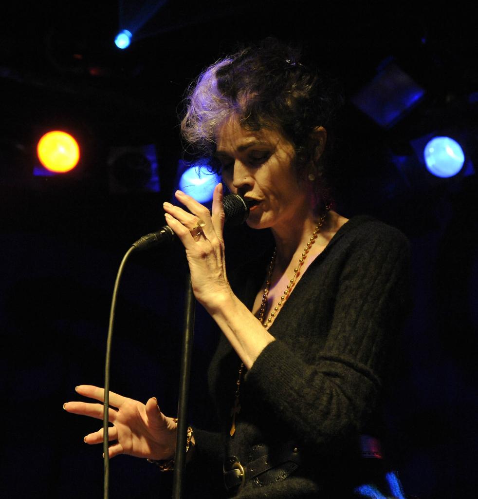 Alannah Myles ("Black Velvet") trat nach zehn Jahren endlich wieder im Nürnberger "Hirsch" auf.