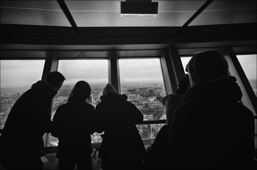 Alexanderplatz - Fernsehturm / Blick in den Westen