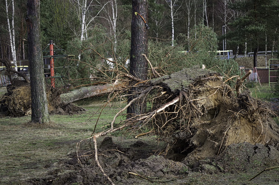 als hätte ne Bombe eingeschlagen.jpg