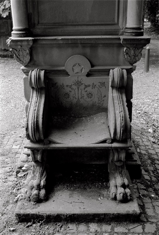 Alter Friedhof 15