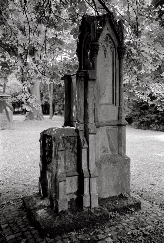Alter Friedhof 19