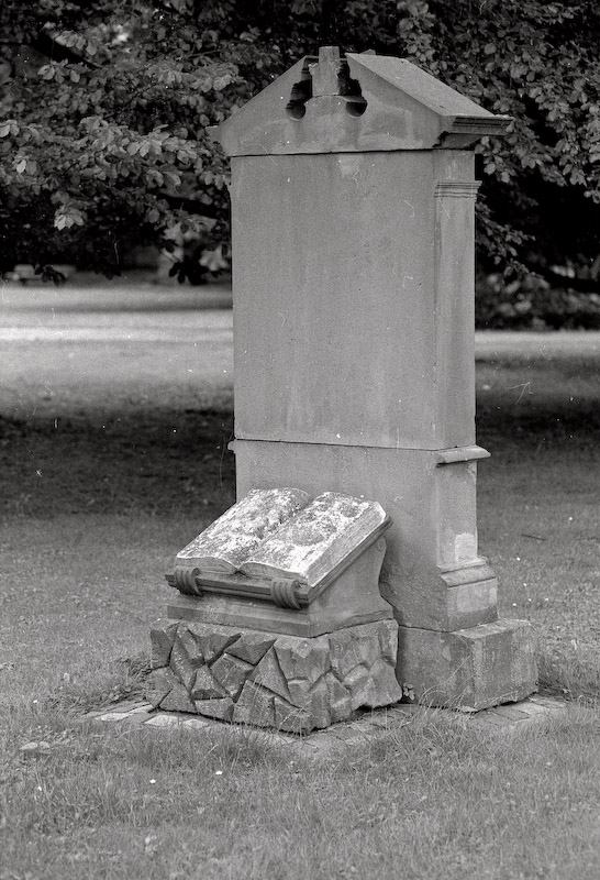 Alter Friedhof 2
