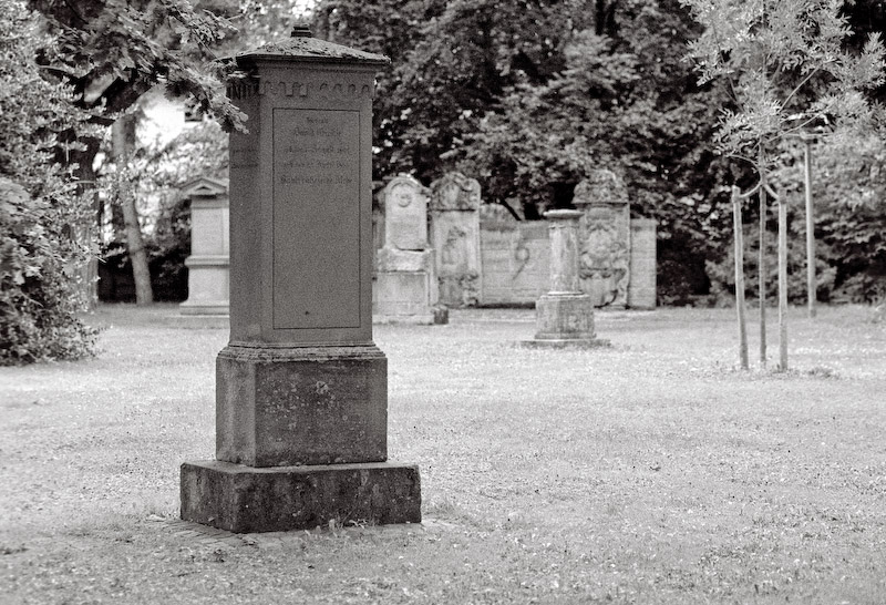 Alter Friedhof 23