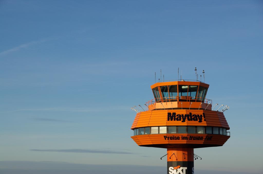 Alter Tower Flughafen Hannover