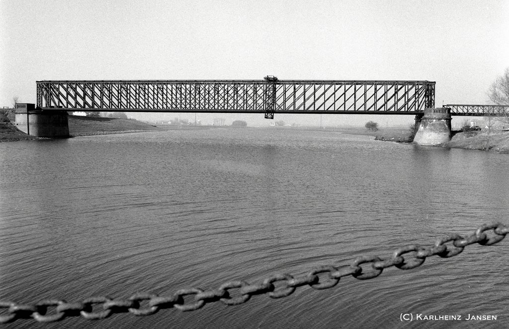 Altrheinbrücke Griethausen
aufgenommen 1977