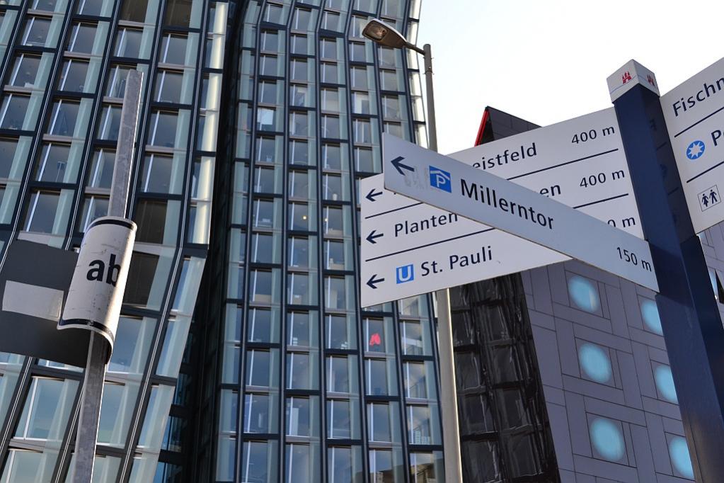 Am Spielbudenplatz
