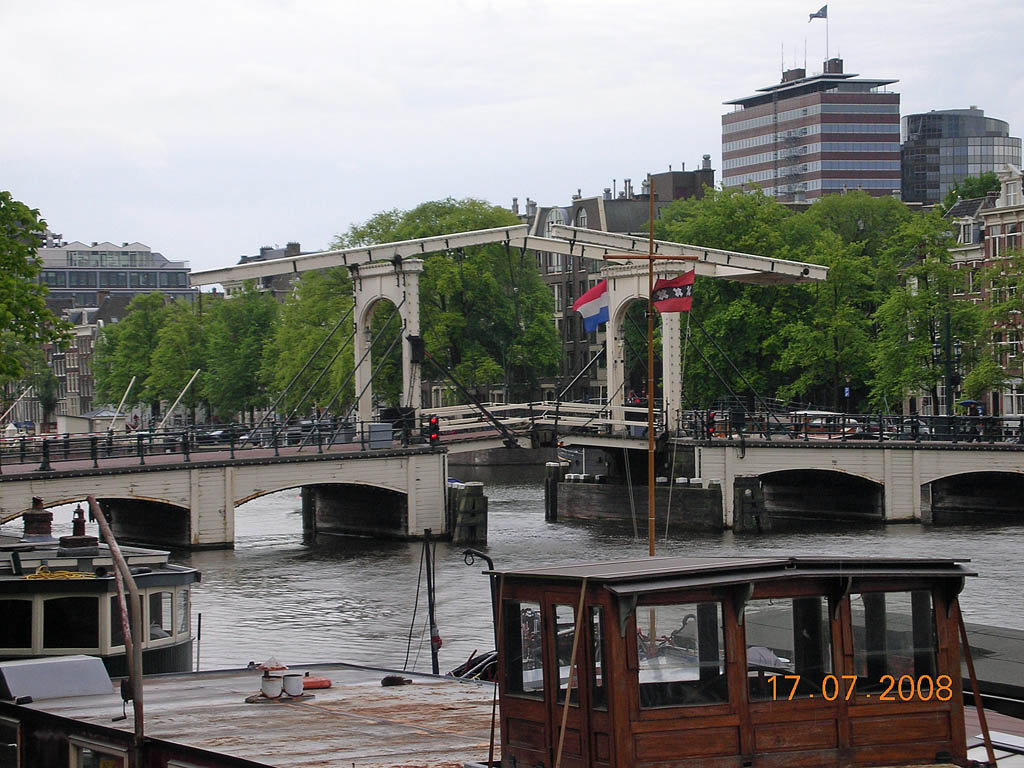 Amsterdam, Doppelzugbrücke (Nikon Coolpix S2) DSCN2954 x