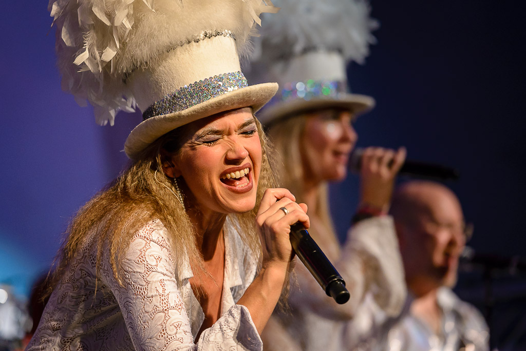 Anke Engelke und Susanne Engelke als die "Famous Soul Sisters" beim Fred Kellner Konzert in Koblenz, Festung Ehrenbreitstein am 01.03.2014