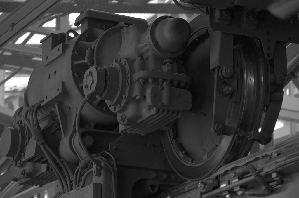 Antrieb Schwebebahn sw