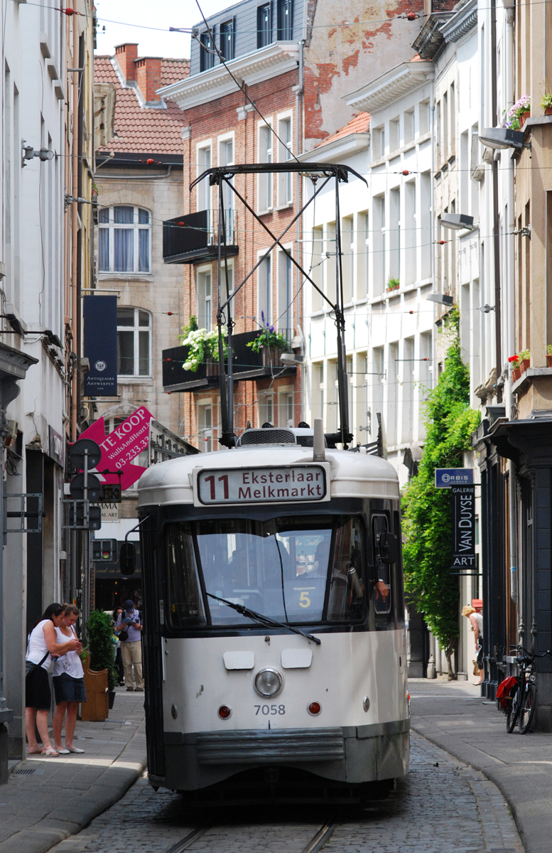 antwerpen_tram.jpg