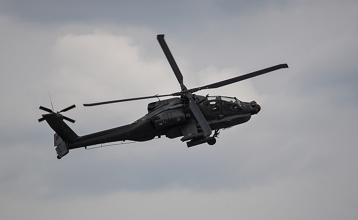 Apache AH 64 - 2.jpg