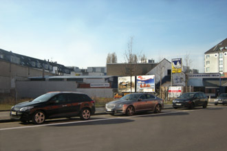 autos am straßenrand.psd  web