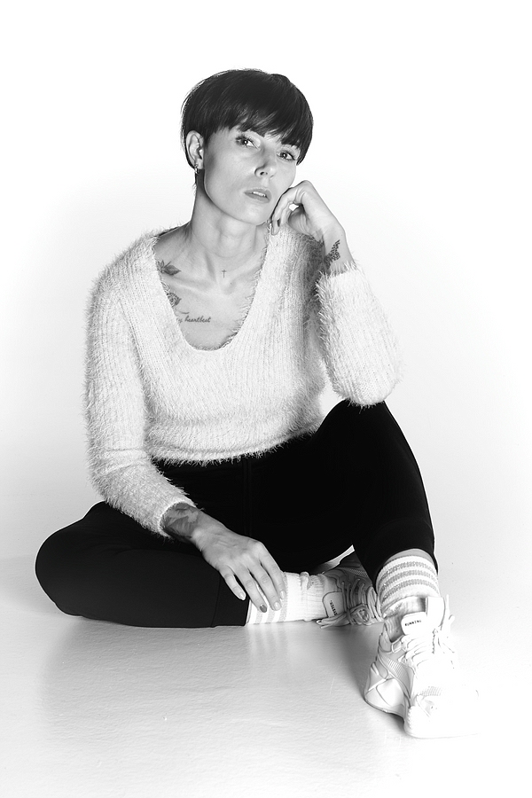 B/W