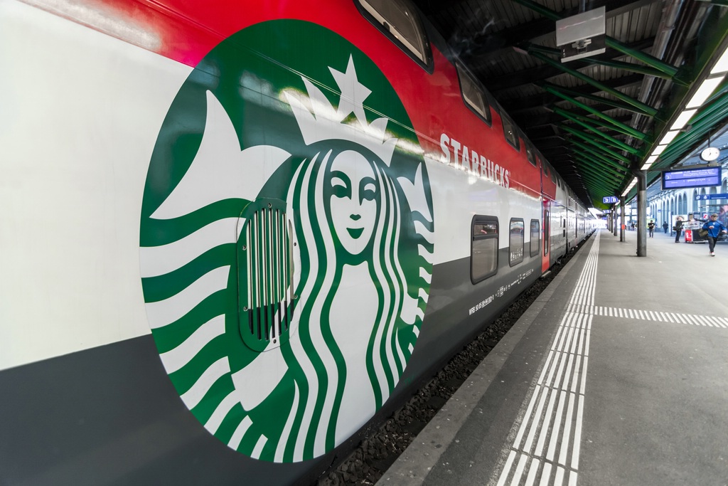 bahnhof winterthur - starbucks gibts jetzt auch im zug (unsere welt ist dem untergang geweiht ;) )