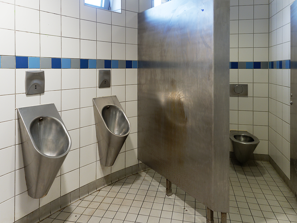 Bahnhofstoilette Rotenburg.jpg