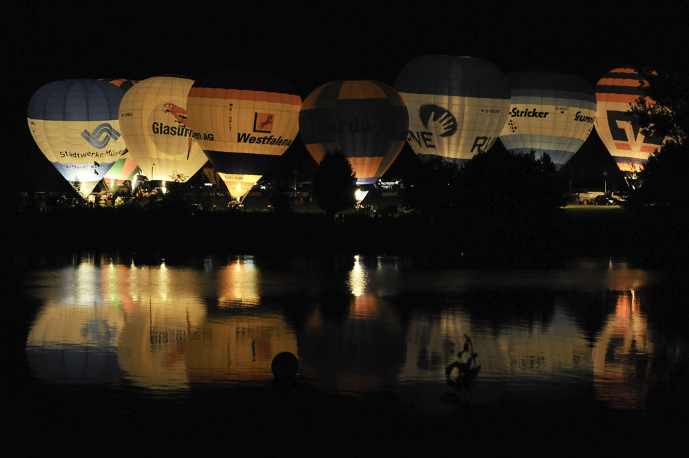 Ballonglühen am Aasee  /  2009 08 29 22 22 13 1
