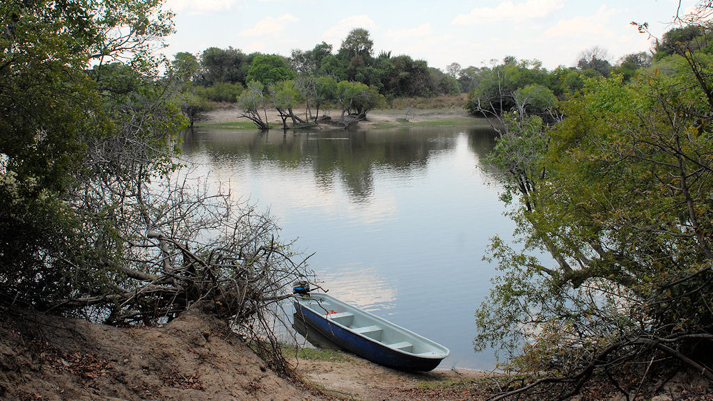 Banana Boat
Musanzan, Lufupa River, Kafue
2793