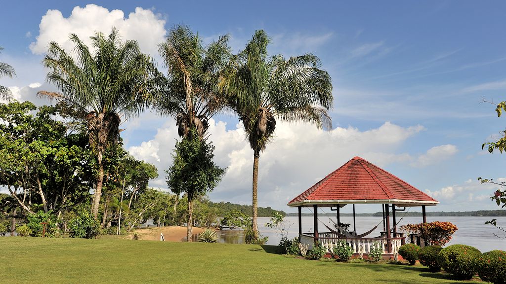 Bangara Island,  Rondell am Strand 0087