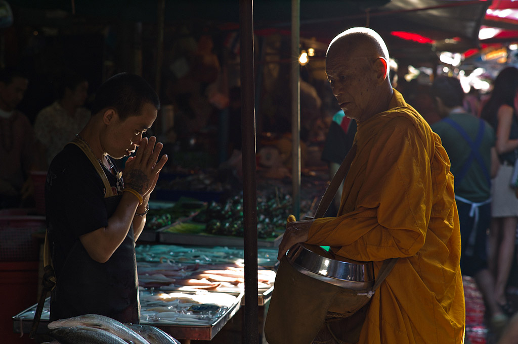 bangkok klong toey market 1015864