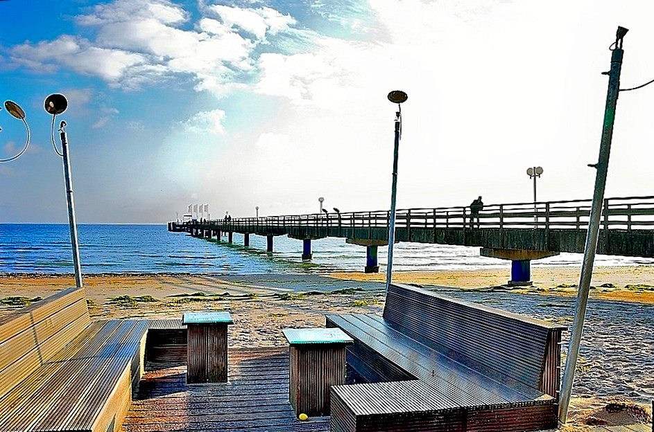 Bank am Strand