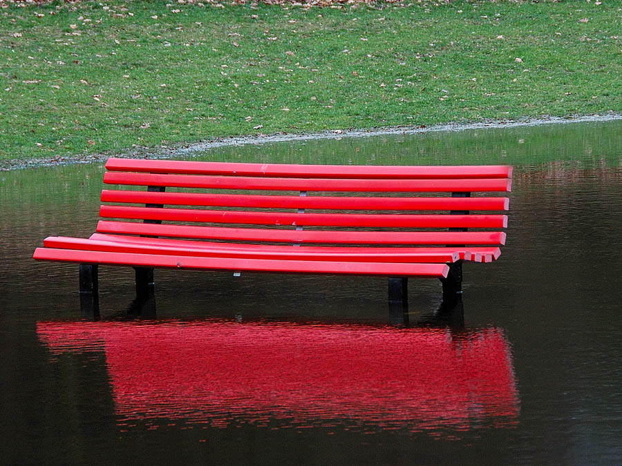 bank nach schneeschmelze