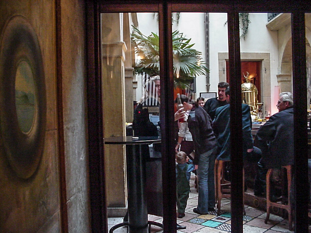 bar-in-murten-Edit.jpg