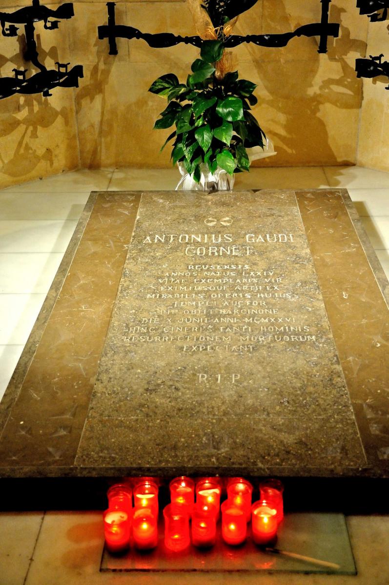 Barcelona, Sagrada famila, Grab von Gaudi