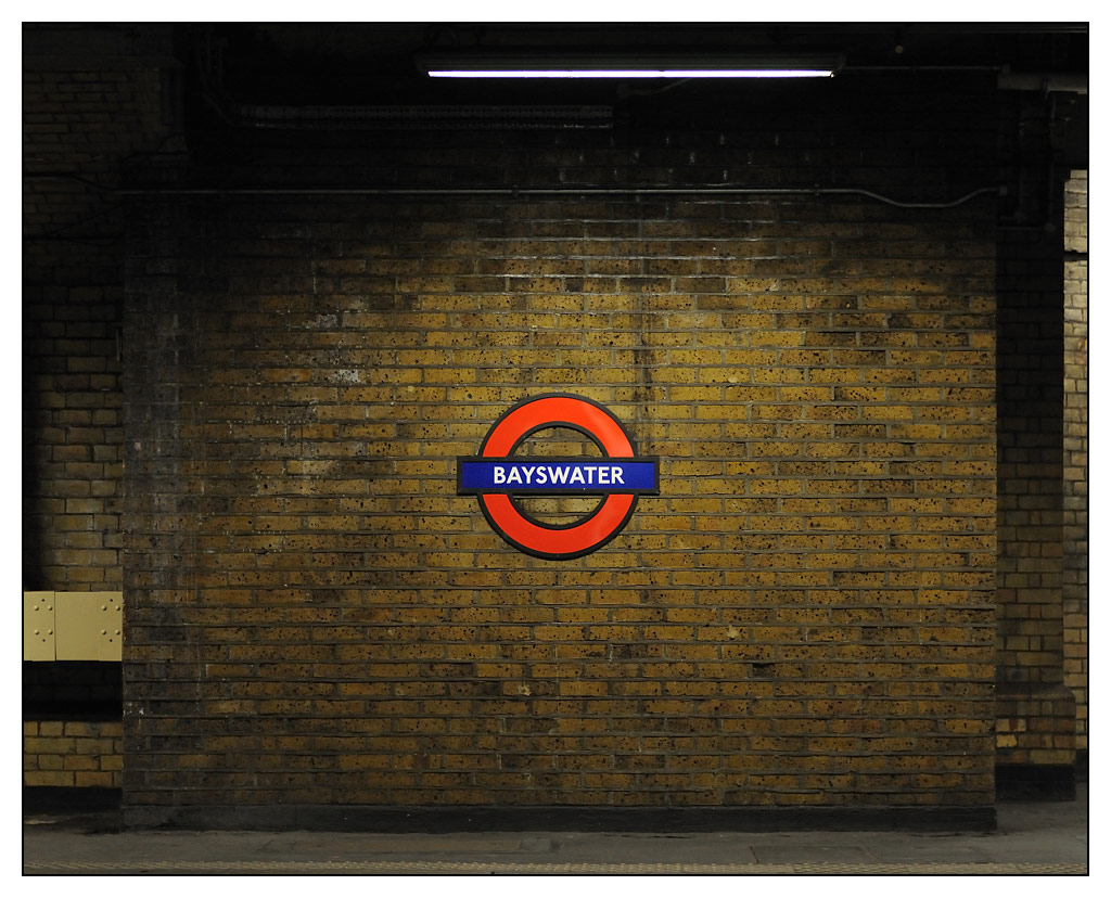 Bayswater.
50mm (DX), 1/160s, 1:2.2, ISO 1250