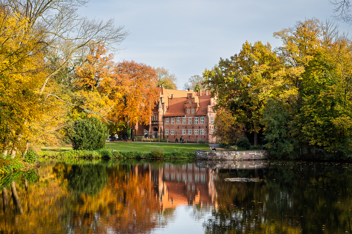 Bergedorfer Schloss im Herbst
