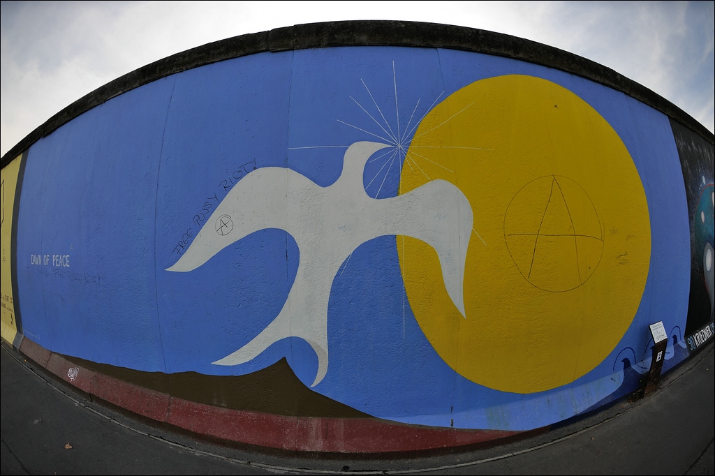 Berlin 25.09.2012 - East Side Gallery - Free Pussy Riot