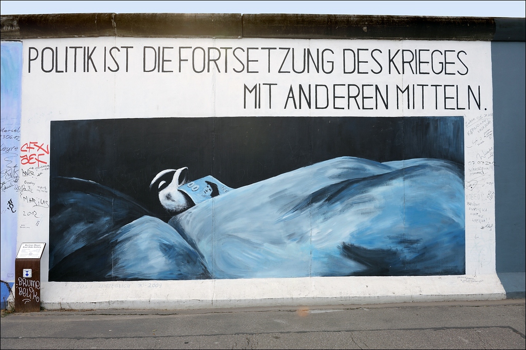 Berlin 25.09.2012 - East Side Gallery - Politik