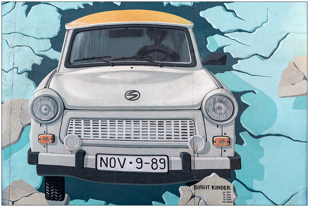 Berlin East Side Gallery: Birgit Kinder – Test the Rest