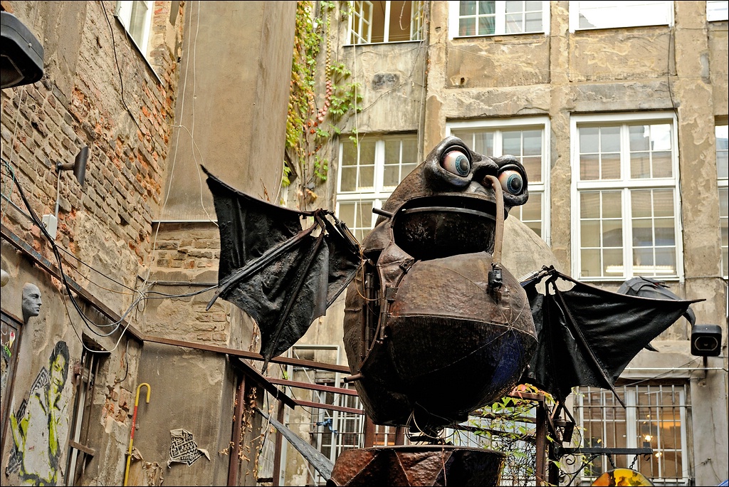 Berlin, Rosenthaler Str. - 09/2012 -  Monster