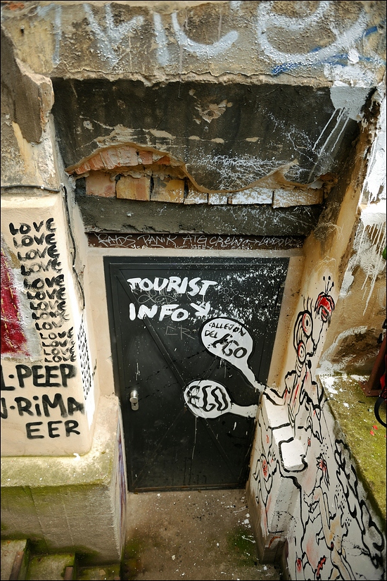 Berlin, Rosenthaler Str. - 09/2012 - Tourist Info