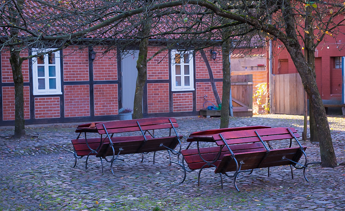 Biergartenbänke (1 von 1).JPG
