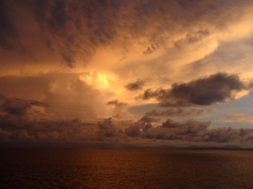 Bild001 - Gewitter über den Seychellen
