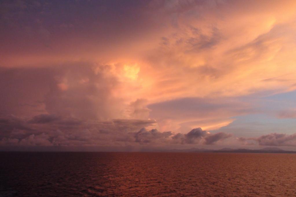 Bild002 - Gewitter über den Seychellen