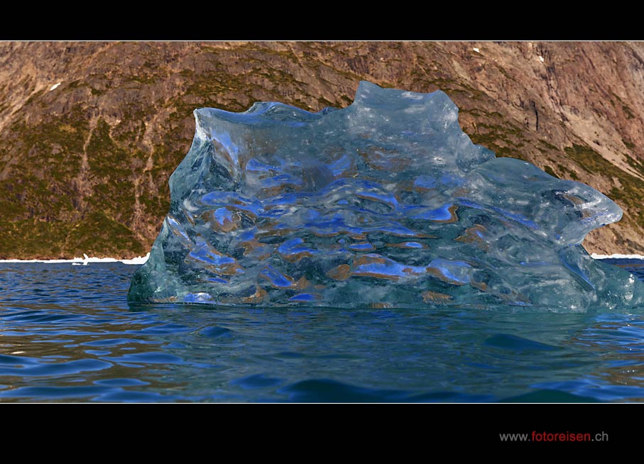 Blaues Eis im Fjord