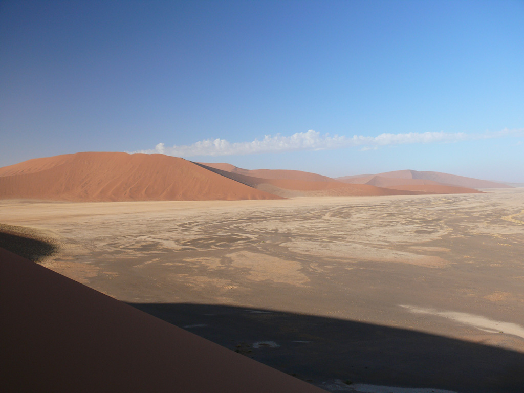 Blick auf das Tal von der Düne 7 aus (allerdings erst von 2/3 Höhe)
Bild ist unbearbeitet, war nur UV-Filter drauf zum Sandschutz