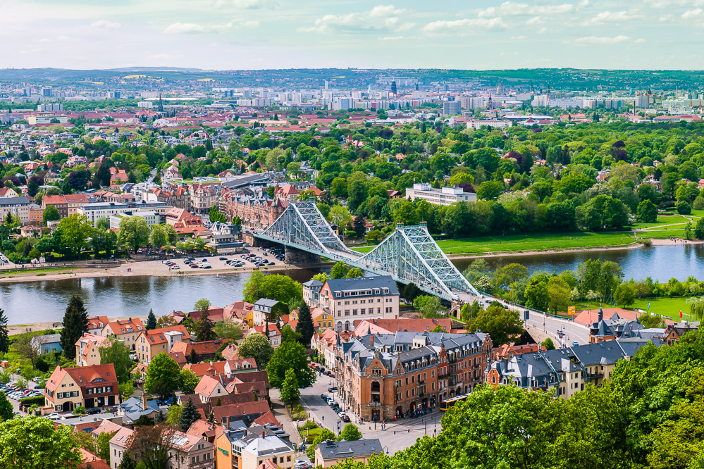 Blick von Oberloschwitz auf das Blaue Wunder und Dresden