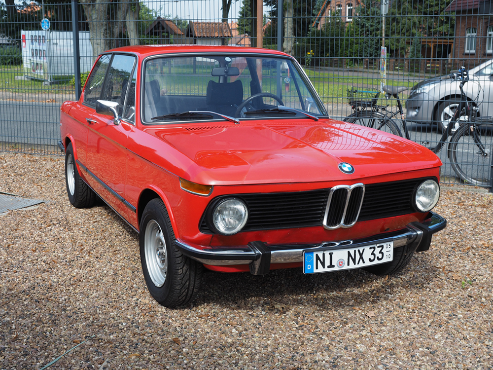 BMW 1502 Front.jpg
