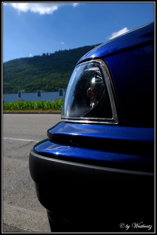BMW 325i Left Marker